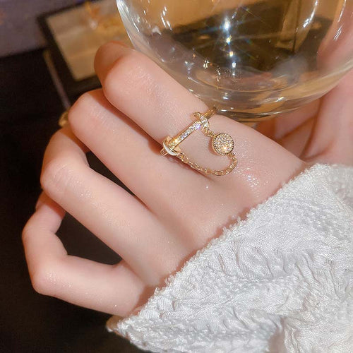 Anillo de circonita