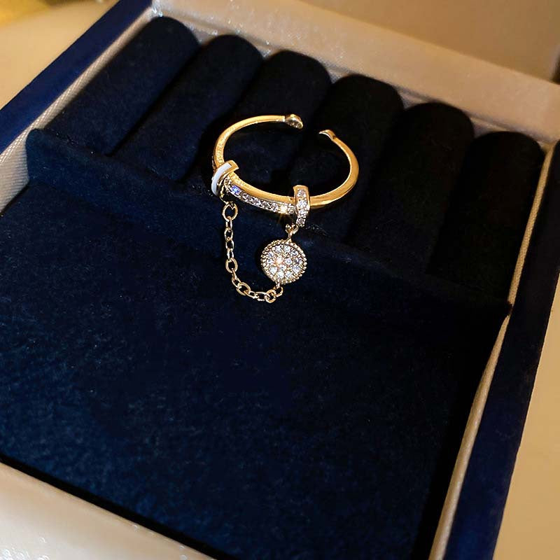 Anillo de circonita