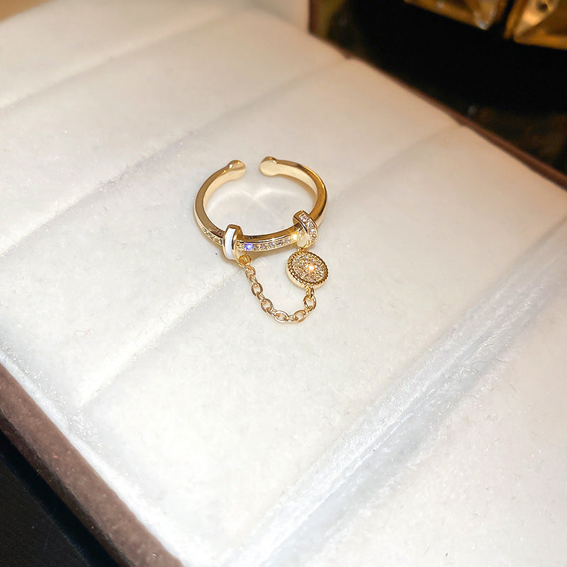 Anillo de circonita